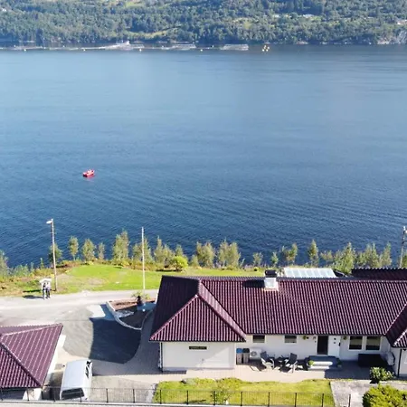 Large House With Panoramic Sea View Semesterbostad Bergen