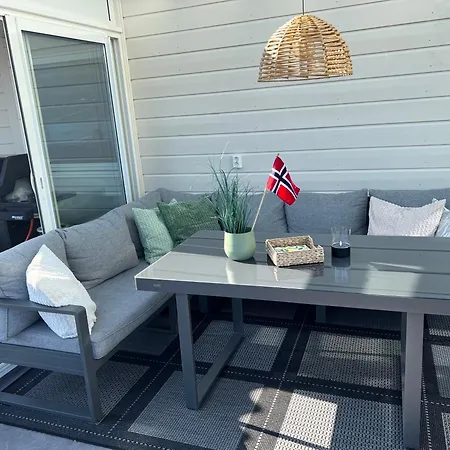 Large House With Panoramic Sea View Semesterbostad