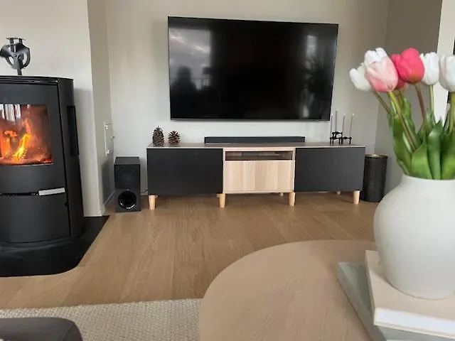 Large House By The Sea *