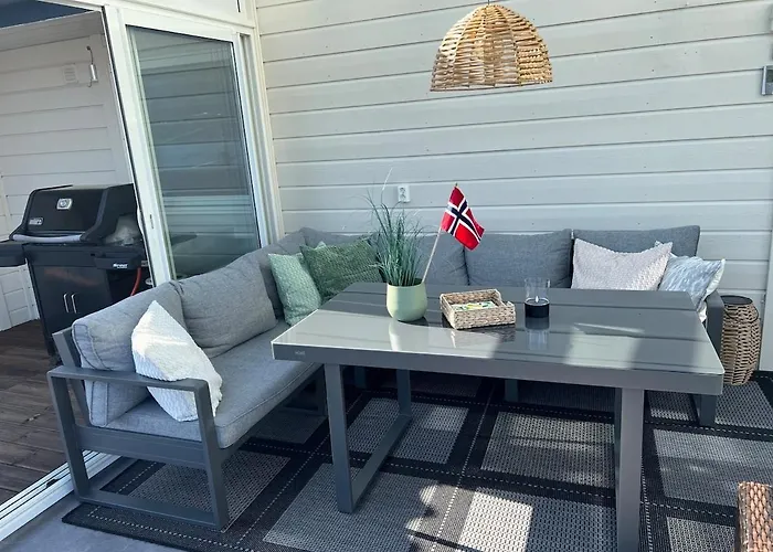 بيت للعطل Large House By The Sea برغن