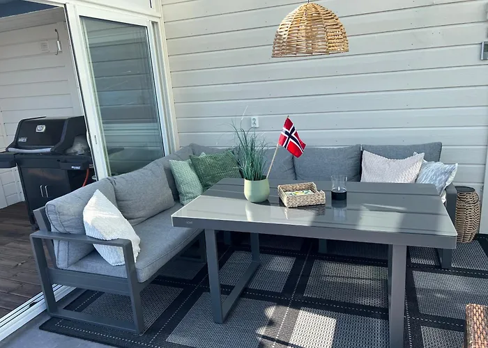 Large House By The Sea Feriehus